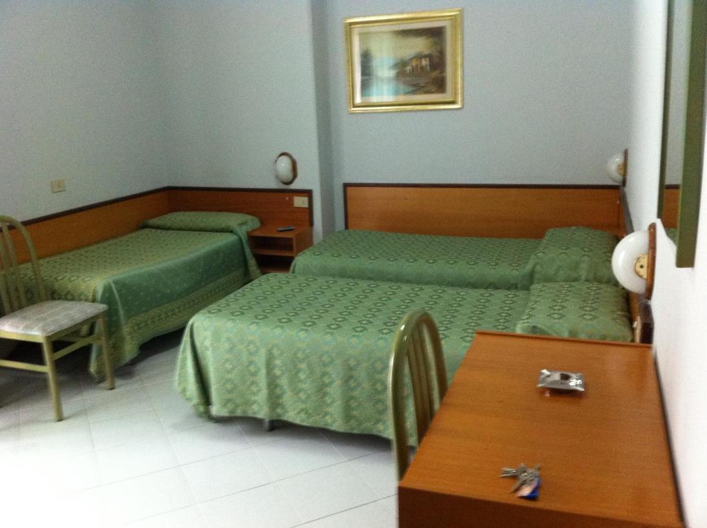 Hotel Atleti Фоджиа Номер фото