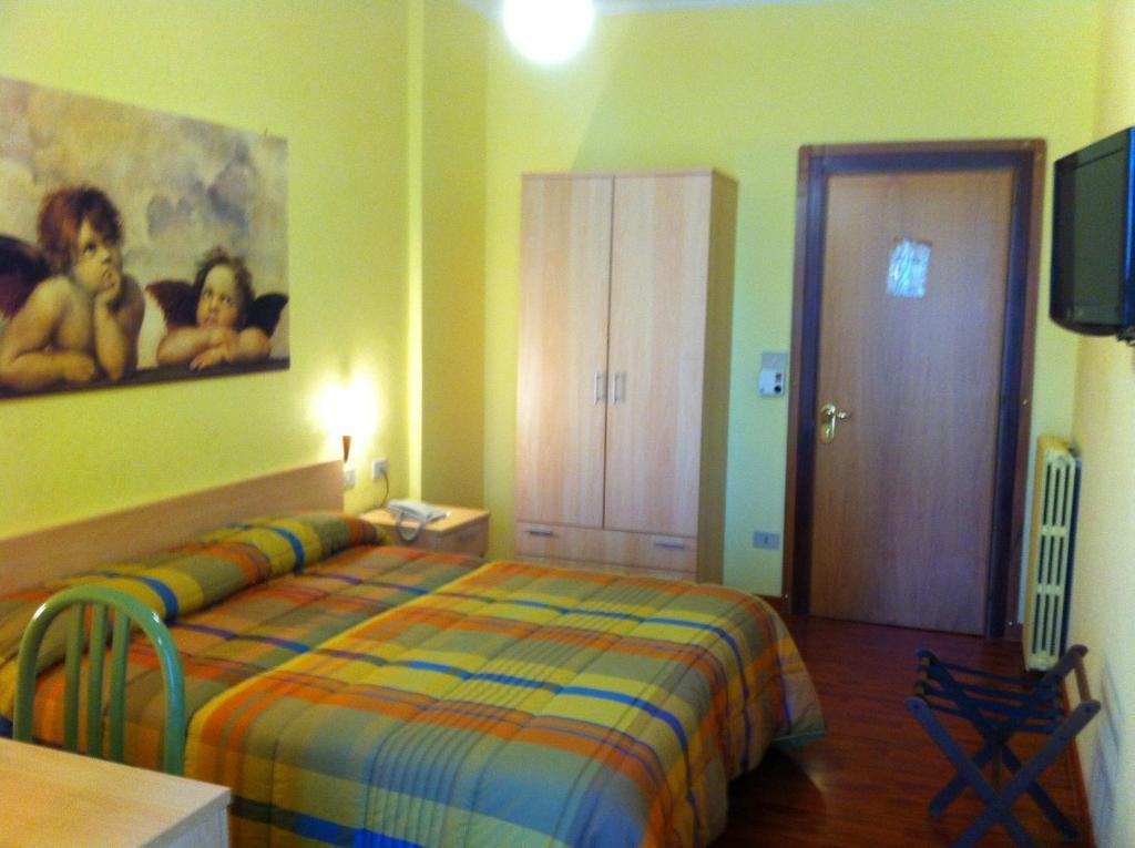 Hotel Atleti Фоджиа Номер фото
