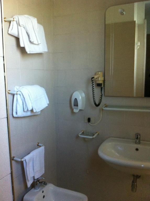 Hotel Atleti Фоджиа Номер фото